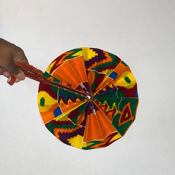 Hand Fan - Picture 1 of 2